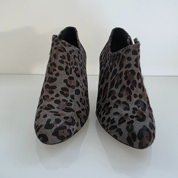 Vince Camuto Leopard Print Calf Hair Booties ๐โจ Size 5 - Picture 5 of 15